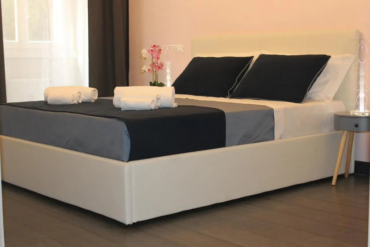 Hotel Little Rose Haven Roma 0*,